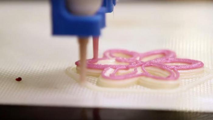 Pesquisadores criam técnica que funde circuitos ao plástico com impressão 3D - 1
