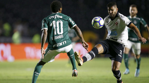 Oswaldo Henriquez,Luiz Adriano