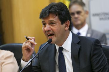 O novo ministro da Saúde, Luiz Henrique Mandetta, durante cerimônia de transmissão de cargo.