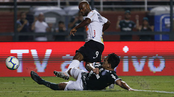 Vagner Love,Gustavo Gomez