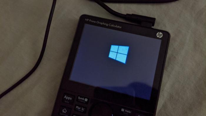 Usuário instala Windows 10 IoT Core em uma calculadora - 1