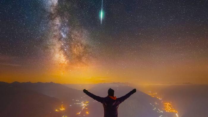 A única pessoa a ser atingida por um meteorito teve a vida arruinada por isso - 1