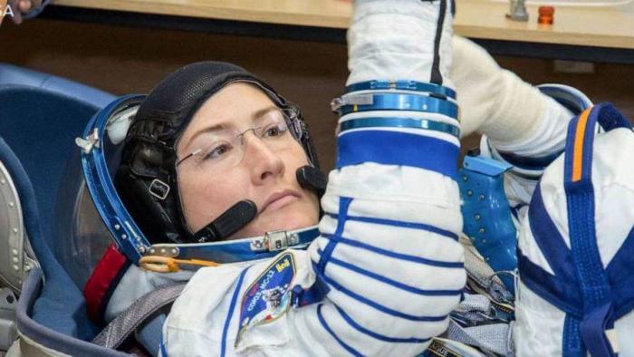 Astronauta da NASA bate recorde como a mulher a passar mais tempo no espaço - 1