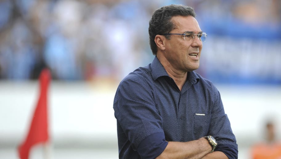 Com aval de Luxemburgo, Vasco negocia para contratar goleiro experiente visando 2020 - 1