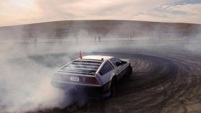 Engenheiros transformaram um DeLorean 1981 em um carro elétrico e autônomo - 1