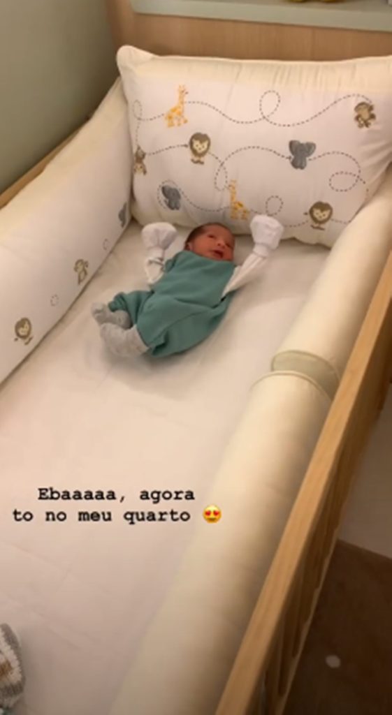Filho de Marília Mendonça deixa hospital; Murilo Huff mostra o bebê no quartinho - 1