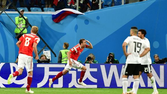 TOPSHOT-FBL-WC-2018-MATCH17-RUS-EGY