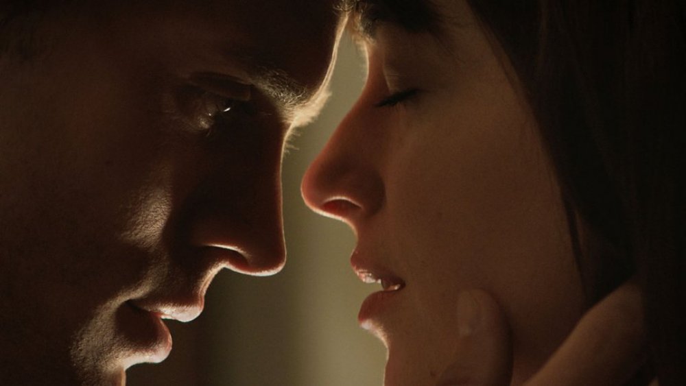 Johnny Depp e Angelina Jolie tiveram um dos beijos mais estranhos do cinema; veja lista - 5
