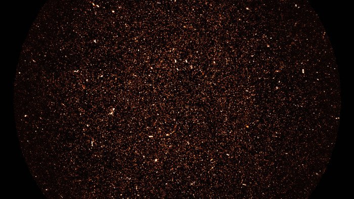 Não são estrelas: cada ponto de luz nesta imagem é uma galáxia muito distante - 2