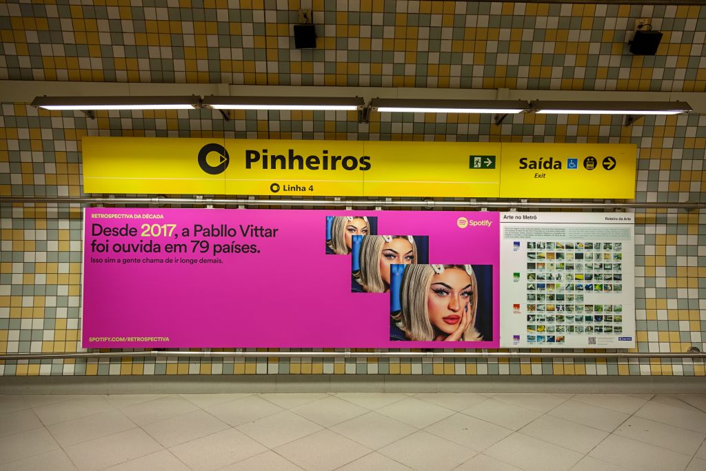 Nova campanha do Spotify nos metrôs de SP relembra as músicas da década - 3