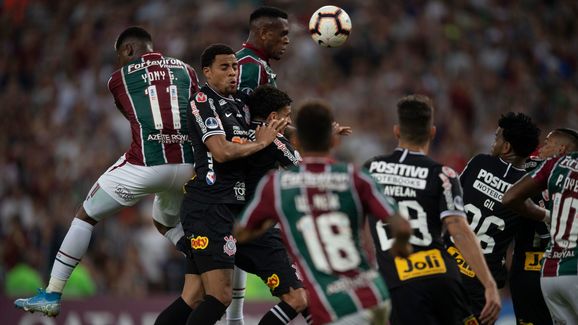 FBL-SUDAMERICANA-FLUMINENSE-CORINTHIANS