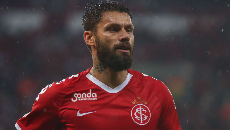 Rafael Sobis desabafa após deixar o Inter e Marcelo Medeiros revela motivo de saída do atacante - 1