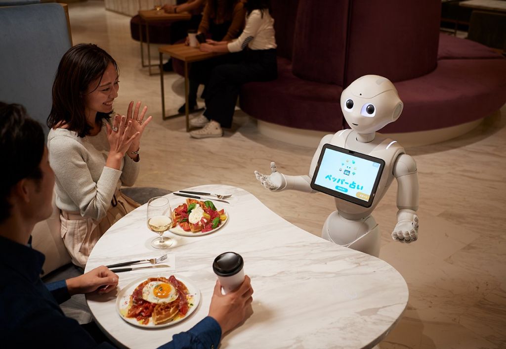 Softbank abre café em Tóquio com robôs Pepper como atendentes - 4