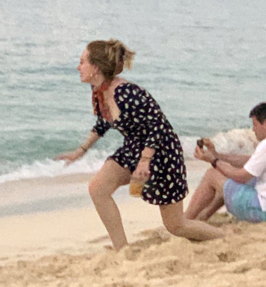 Adele aparece irreconhecível em novas fotos durante férias no Caribe - 6