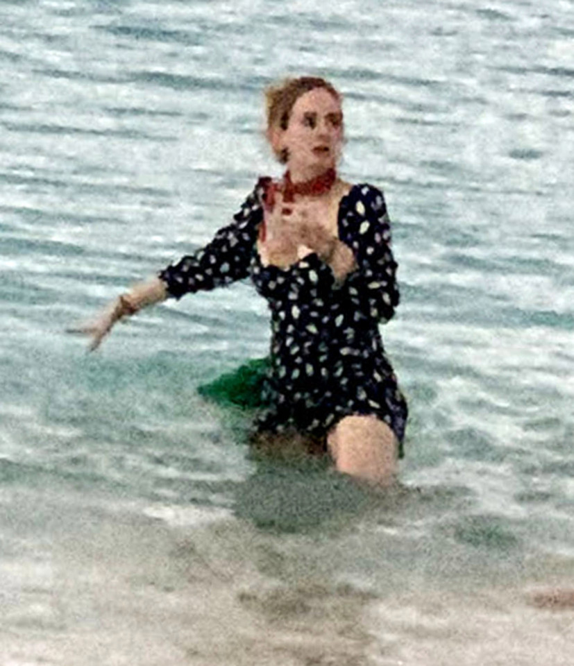 Adele aparece irreconhecível em novas fotos durante férias no Caribe - 9