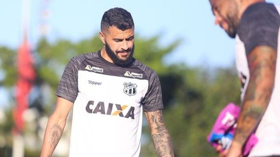 Após pedido de Adilson Batista, Ocimar Bolicenho mira lateral do Ceará e encaminha negociação - 2