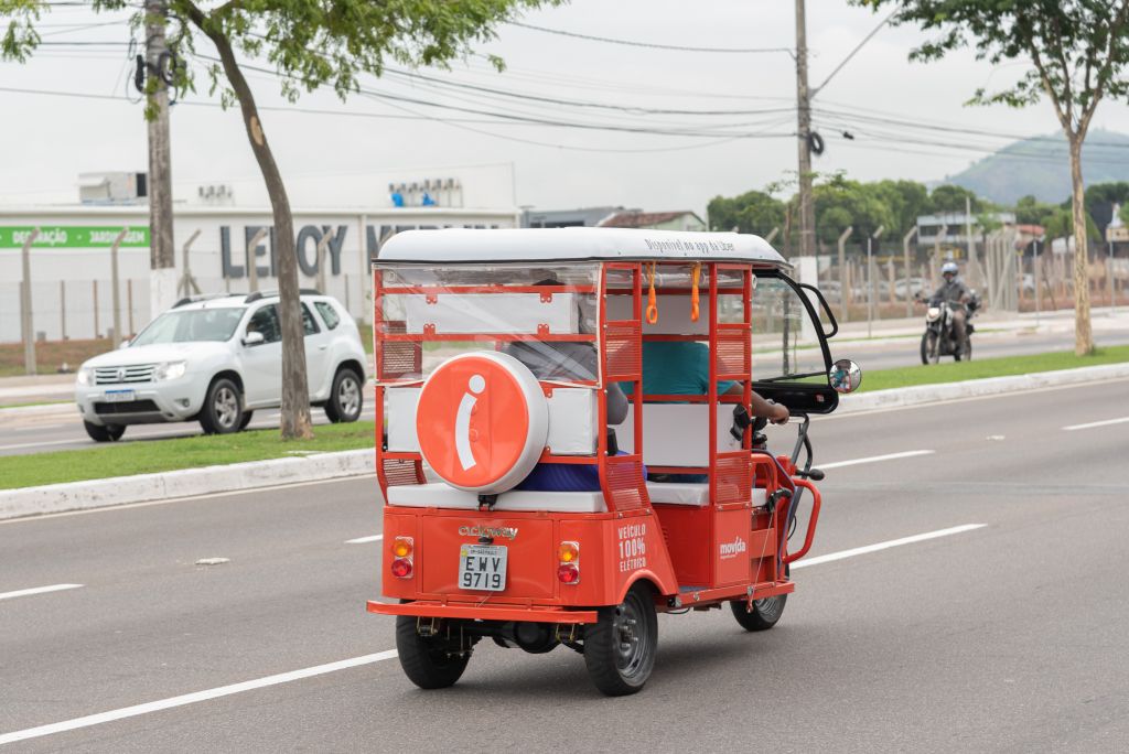 Depois dos patinetes elétricos, nova aposta da Uber é a viagem de Tuk-tuk - 2