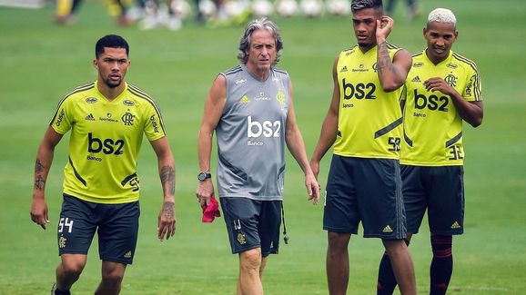 FBL-BRAZIL-FLAMENGO-LIVERPOOL-TRAINING