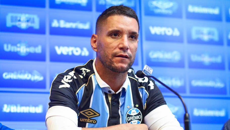 Fã de Renato, Thiago Neves fala sobre importância do Grêmio: 