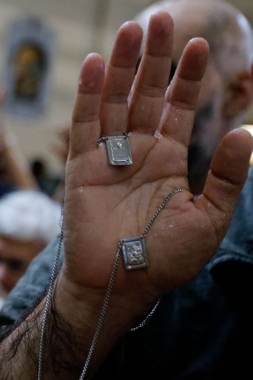  Tradicional benção dos Capuchinhos, concedida na primeira sexta-feira de cada ano, atrai fiéis ao Santuário Basílica de São Sebastião, na Tijuca, zona norte da cidade