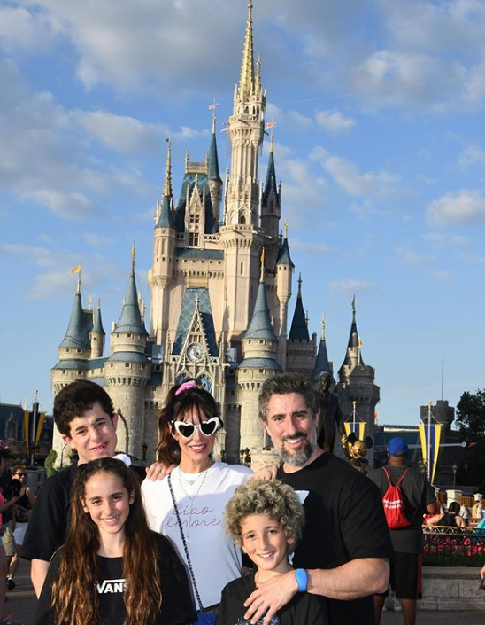 Marcos Mion posa em família na Disney: “Criando memórias” - 1