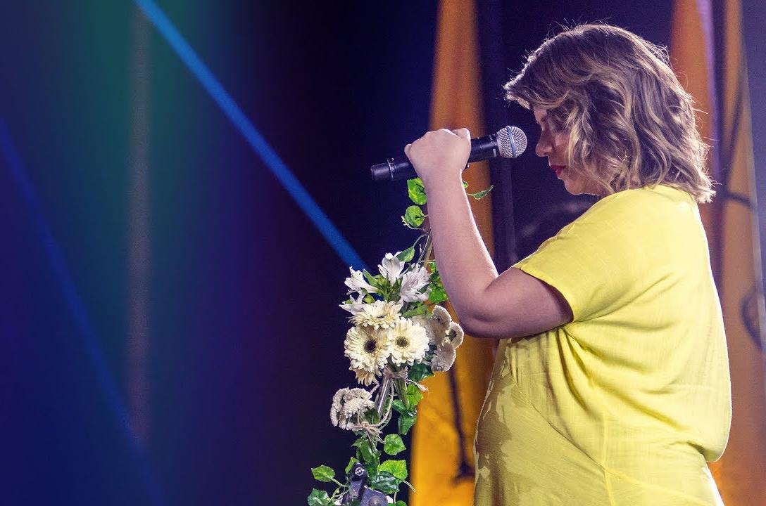 Marília Mendonça lança a música 