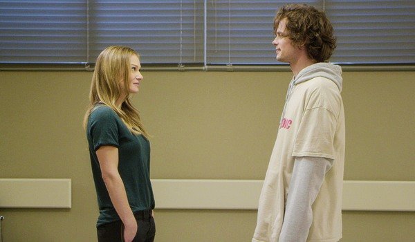 Nova personagem parece resolver situação de novo “casal” em Criminal Minds - 2