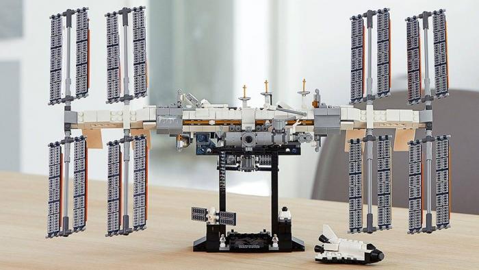 QUERO! LEGO anuncia conjunto da Estação Espacial Internacional com 864 peças - 1