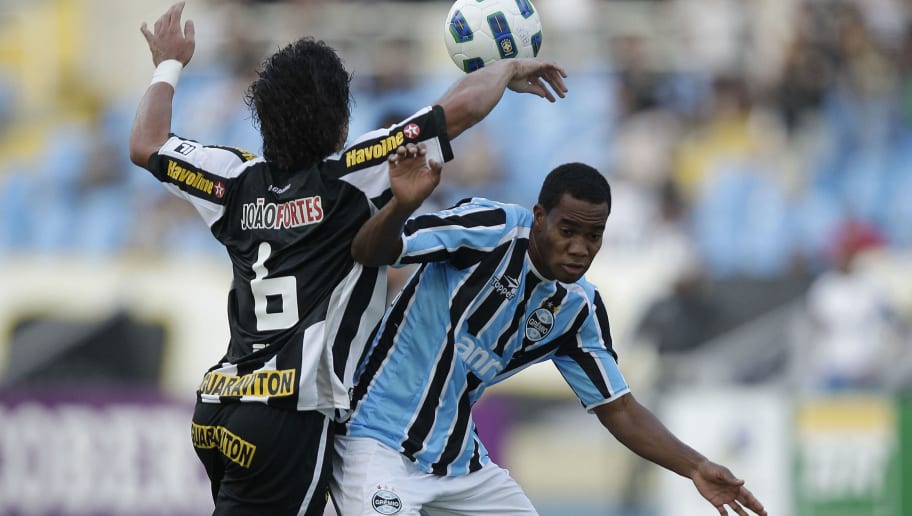 5 jogadores que atuaram recentemente no Grêmio, mas você não deve lembrar - 1