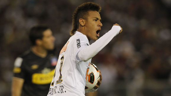 Colo-Colo v Santos - Santander Libertadores Cup 2011