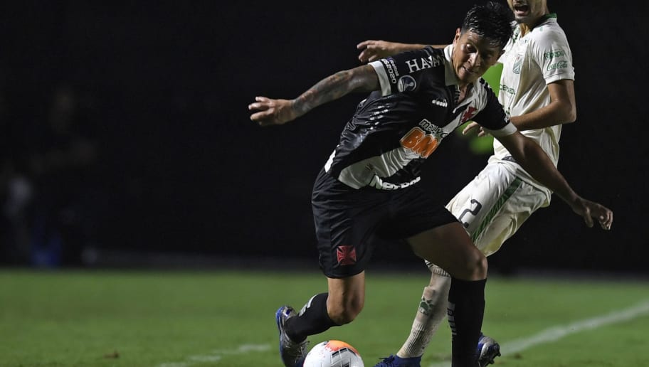 Após marcar gol em empate do Vasco, Cano critica atuação da equipe: 