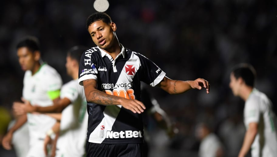 Após Marrony ser vaiado, Abel Braga conversa com atacante e toma decisão para o próximo jogo - 1