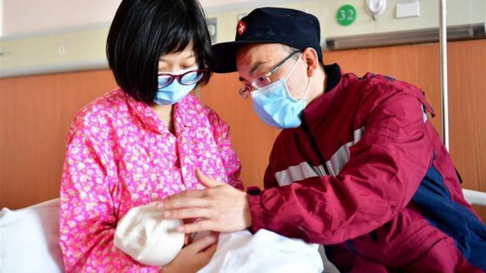 Bebê com apenas 30 minutos de vida é contaminado com o coronavírus na China - 1