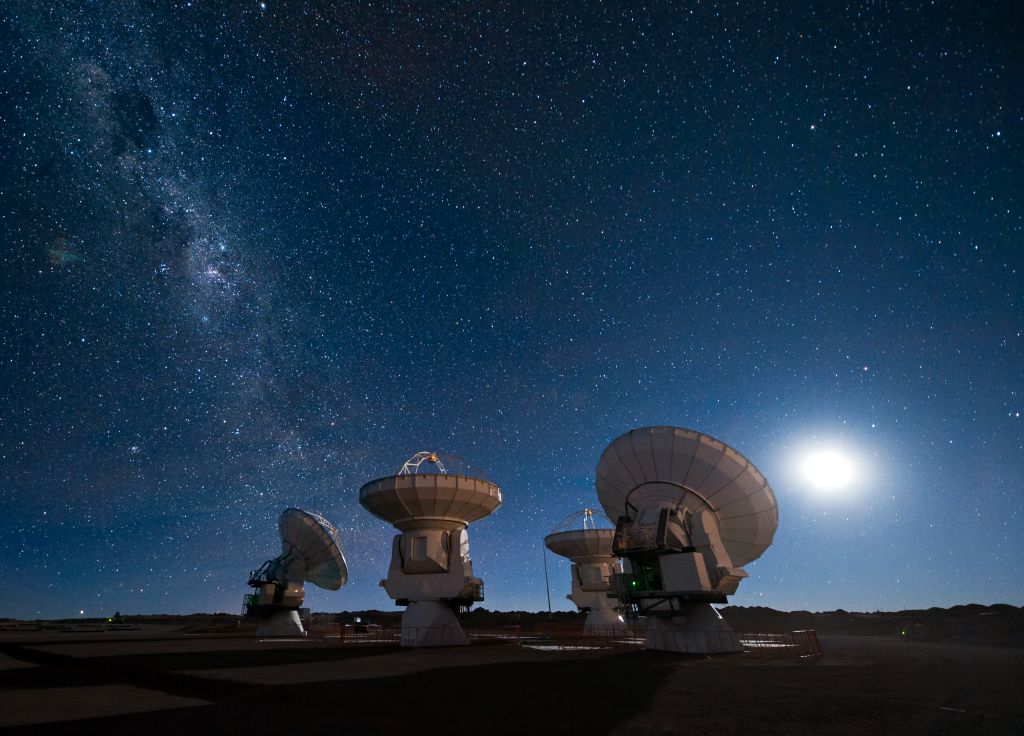 Constelações de satélites prejudicam observações astronômicas, alerta a IAU - 3