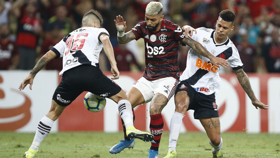 Em busca de zagueiro no mercado, Abel Braga ganha reforço para escalar o Vasco na Sul-Americana - 1