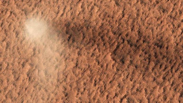 Foto rara com monstruosa tempestade de poeira em Marte é divulgada pela NASA - 1