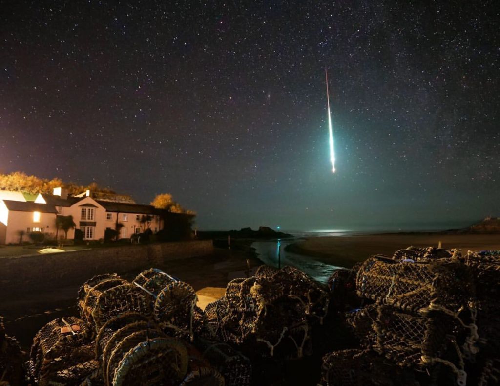 Meteoro deixa a noite quase tão clara quanto o dia na Inglaterra - 2