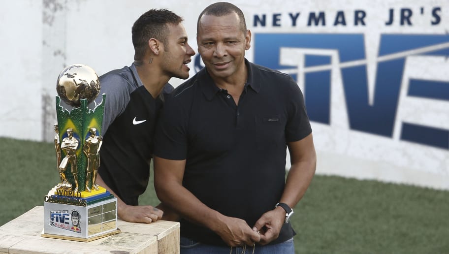 Neymar pai em campo jogando contra o Santos? Sim, isso já aconteceu - 1