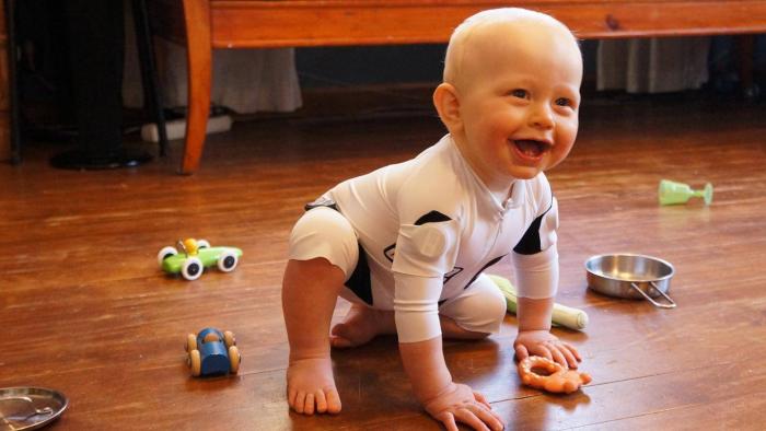 Que fofo! Esta roupinha inteligente monitora o desenvolvimento de bebês - 1