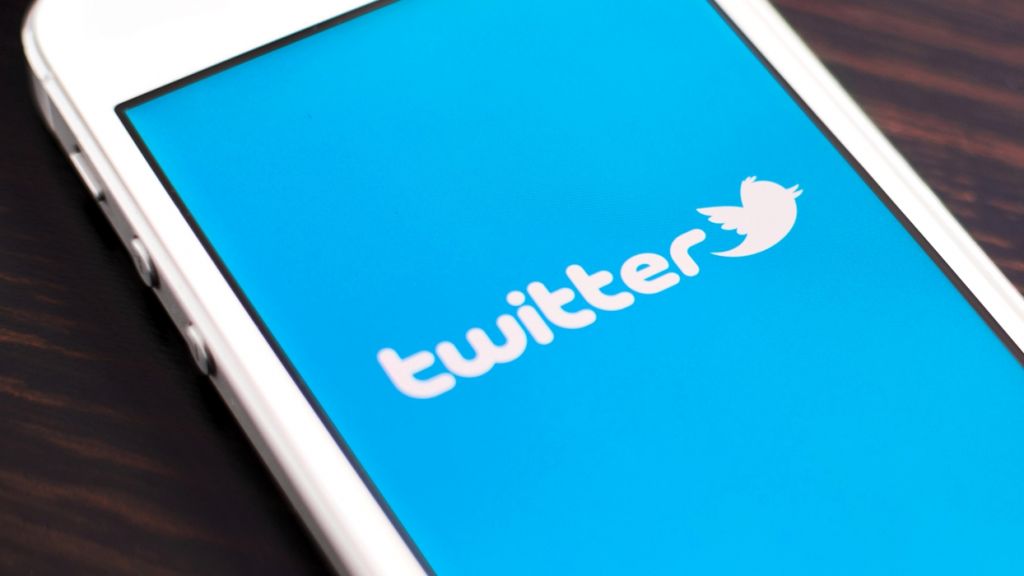Twitter suspende contas falsas que exploravam recurso de sincronização - 2