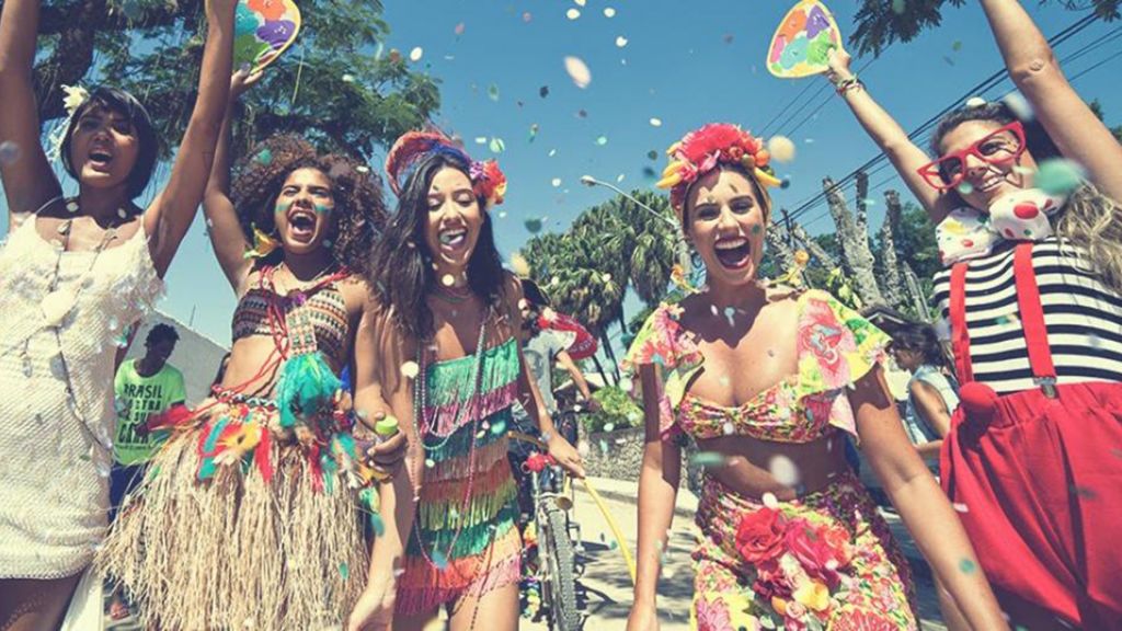 Vai curtir os bloquinhos? Saiba como evitar golpes no cartão durante o Carnaval - 2