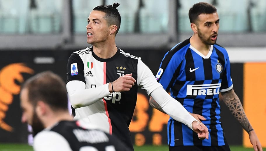 A divertida reação de Cristiano Ronaldo ao entrar em um estádio sem público - assista ao vídeo - 1