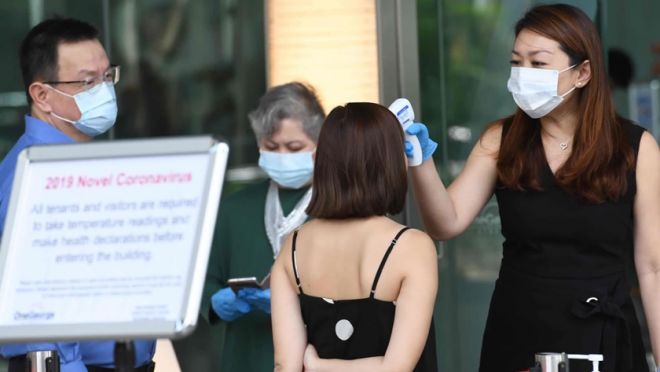 Covid-19 | Singapura vai multar em US$ 7 mil e prender quem mantiver proximidade - 2