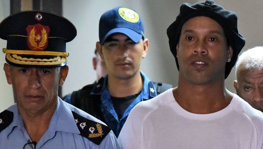 Perícia pode ser decisiva para futuro de Ronaldinho e Assis; MP suspeita de formação de quadrilha - 1