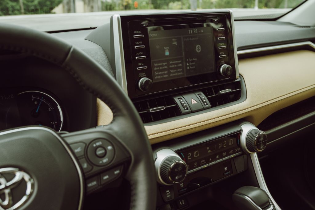 Toyota RAV4 ganha Android Auto e Apple Car Play na versão 2020 - 4
