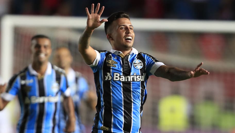 Dois anos após primeiro título, Matheus Henrique domina espaço que era de Arthur no Grêmio - 1