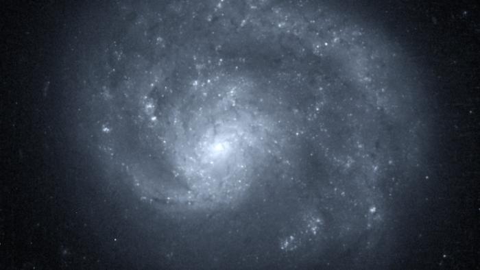 Essa galáxia espiral tem apenas um braço — e ninguém sabe o porquê - 1