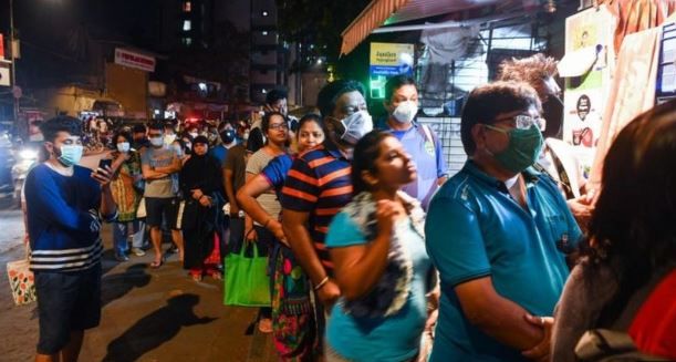 Himalaia volta a ser visível na Índia após lockdown de 21 dias - 2