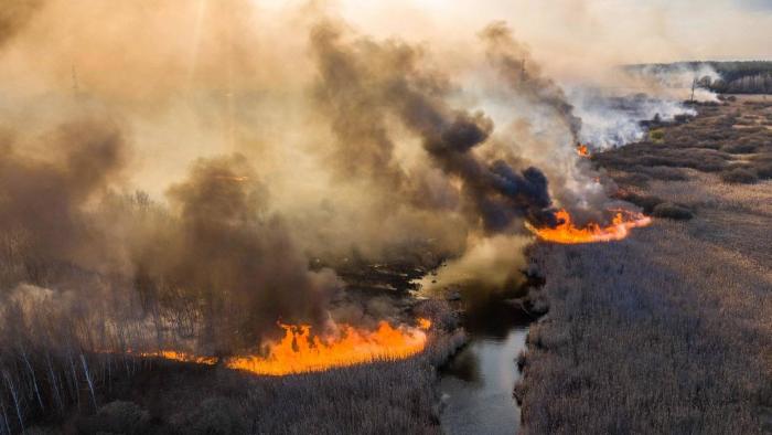 Incêndio em Chernobyl aumenta níveis de radiação e pode ser visto do espaço - 1