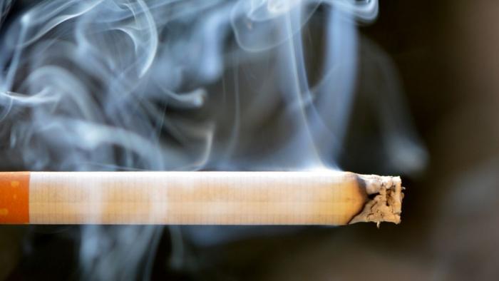 Médicos franceses testam a eficiência da nicotina contra a COVID-19 - 1
